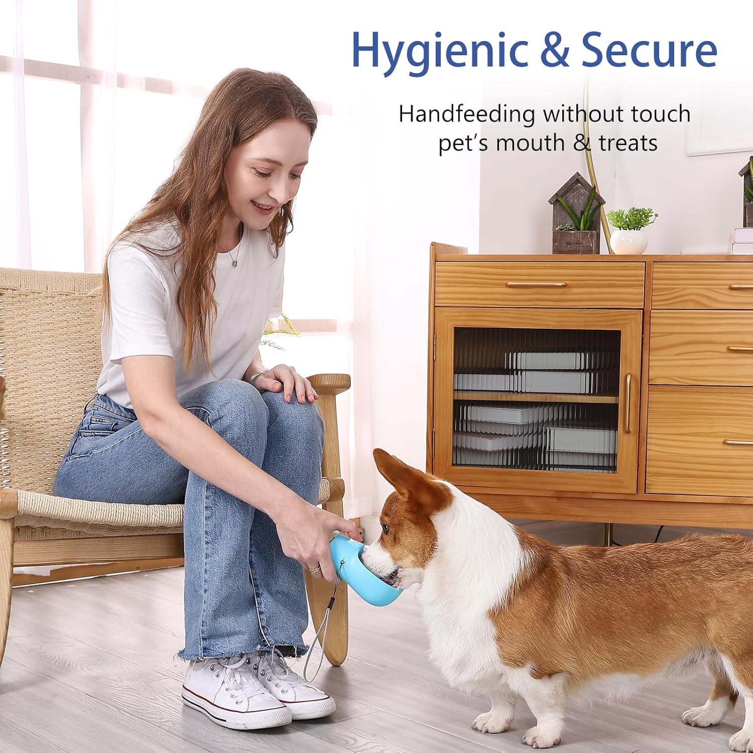Handheld Dog Treat Dispenser with Built-In Clicker & Pouch – 6.7oz Green Feeder for Training, Walking, Hiking & Travel