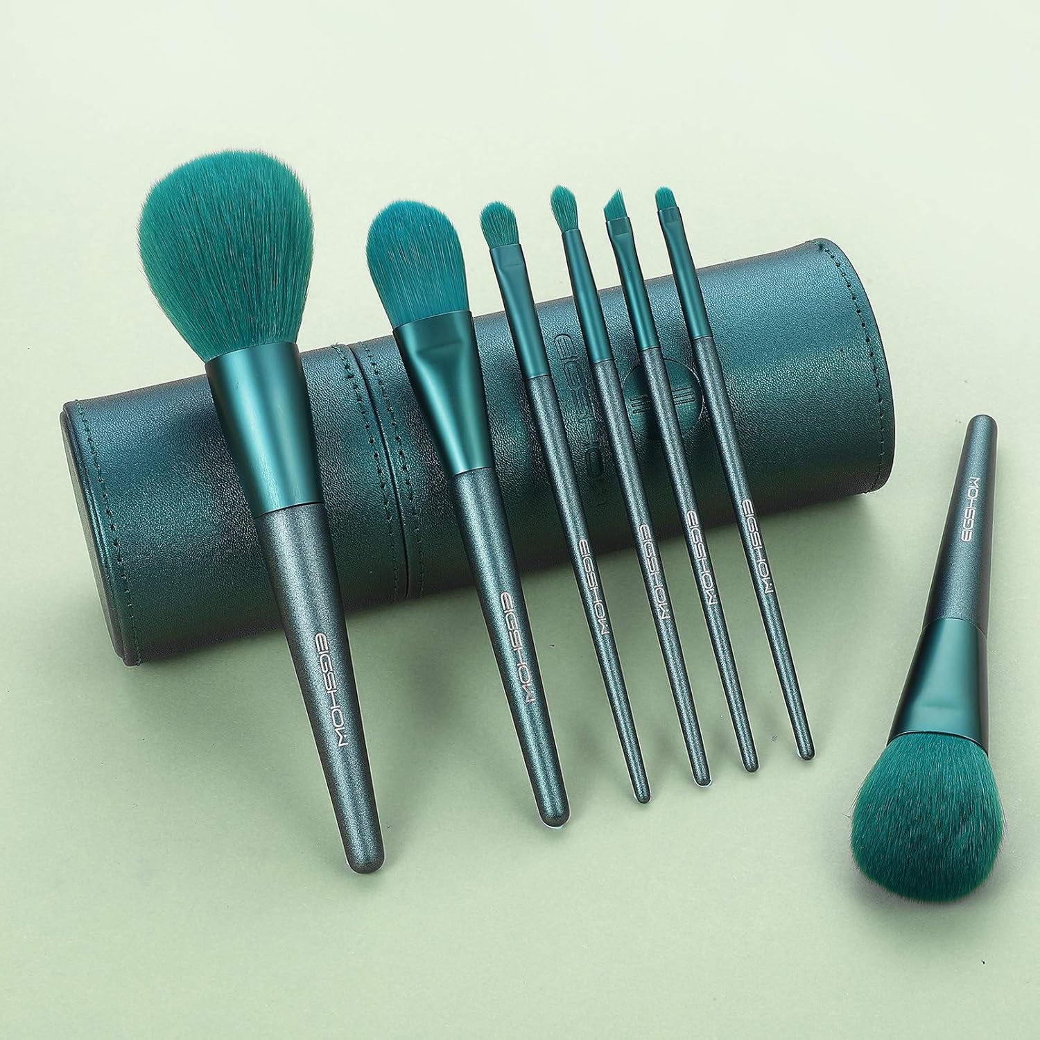 8-Piece Professional Makeup Brush Set with Travel Cylinder Case – Soft Synthetic Brushes for Foundation, Powder, Concealer, Blending & Eye Makeup